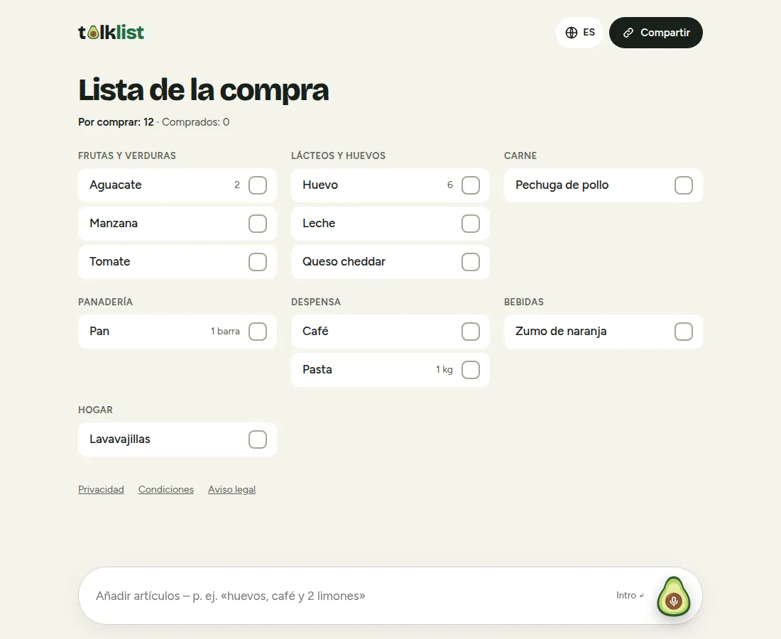Talklist en un ordenador con los artículos en tres columnas, una sección Comprados y un cuadro de texto con botón de micrófono abajo