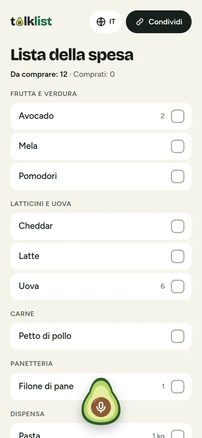 Lista della spesa condivisa su telefono, articoli ordinati per categoria, ciascuno con la quantità